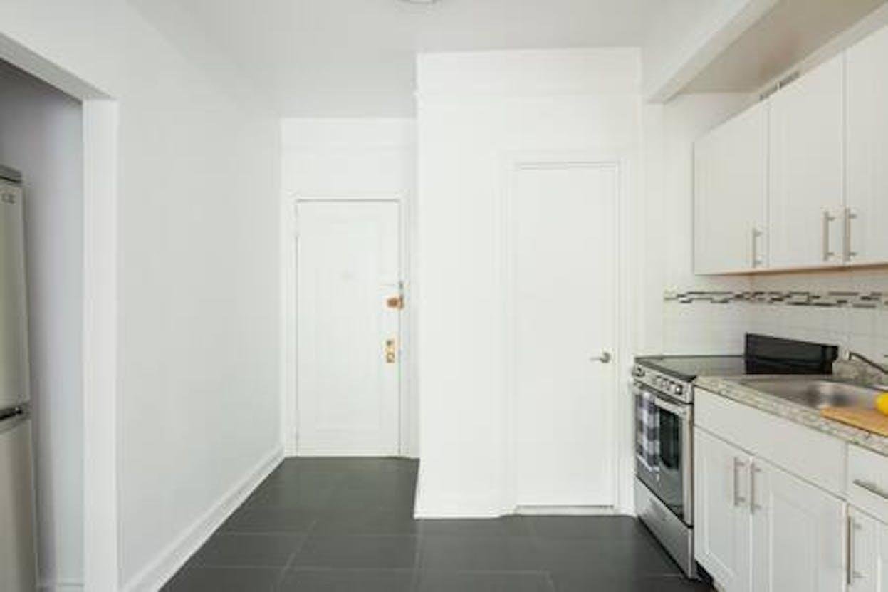 Studio in Yorkville Manhattan