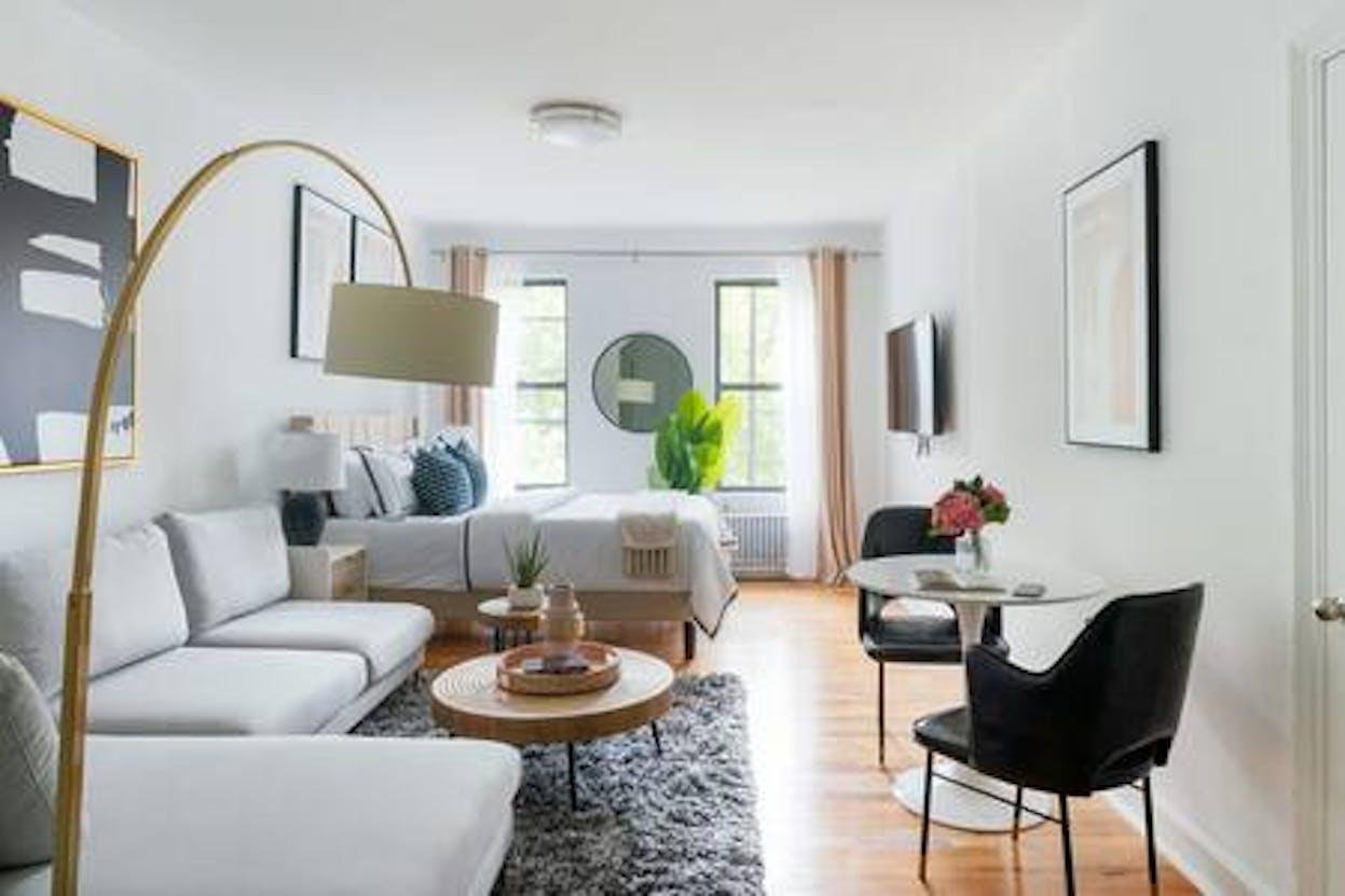 Studio in Yorkville Manhattan