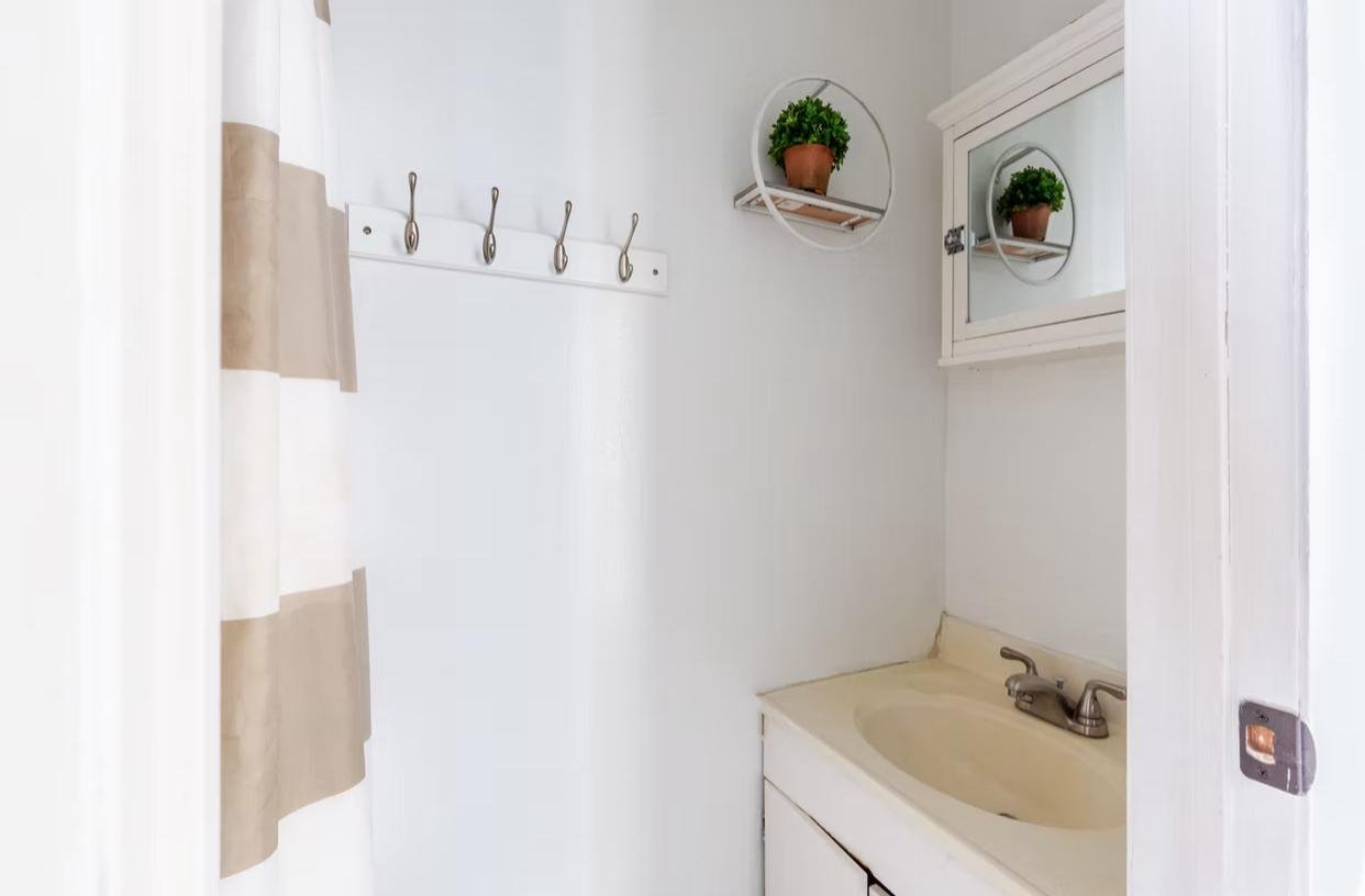 Fully Furnished 2 Bedroom Apartment in West Village